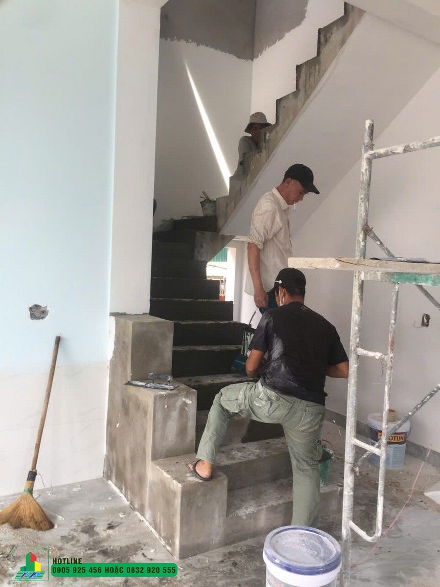 Các câu hỏi thường gặp về sơn Epoxy sân thể thao (FAQ)