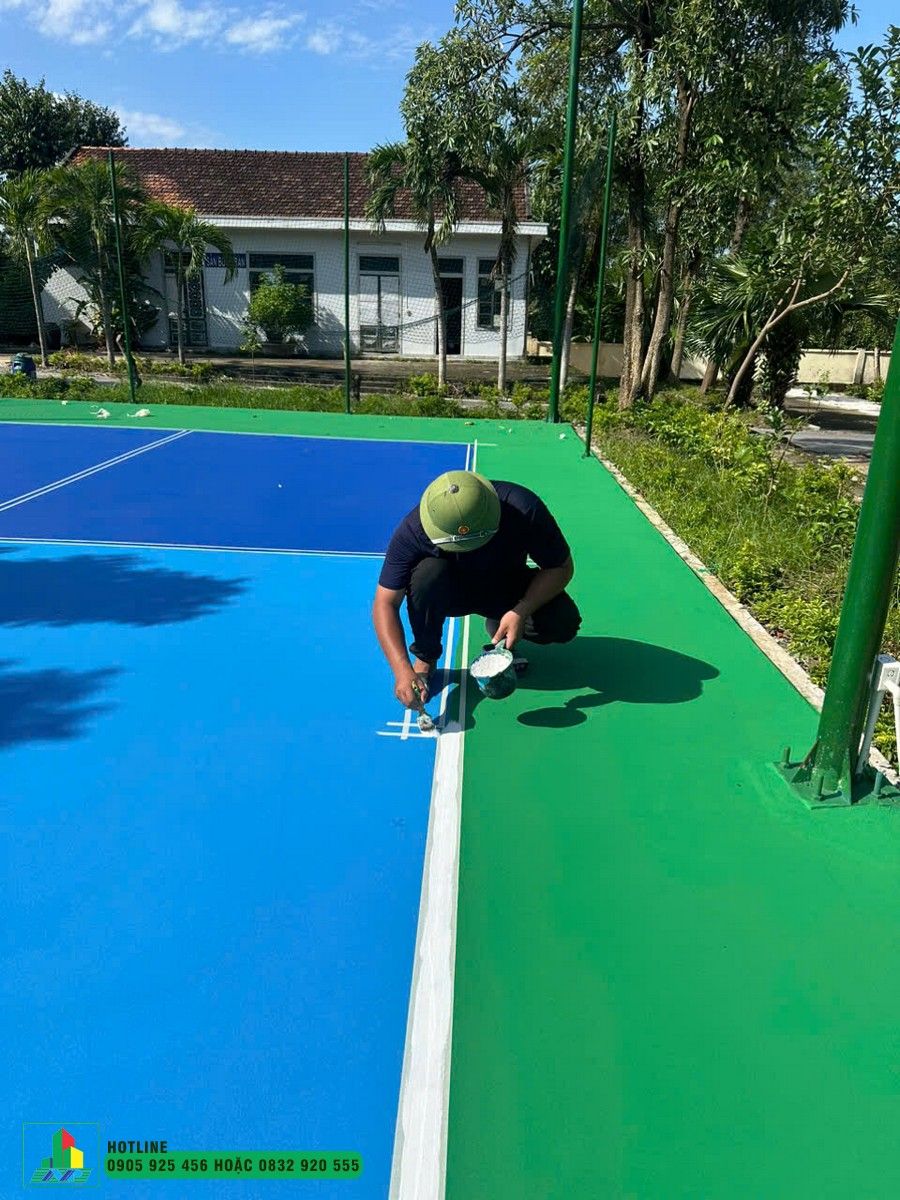 Tại sao việc bảo dưỡng sân thể thao sơn Epoxy định kỳ là bắt buộc?